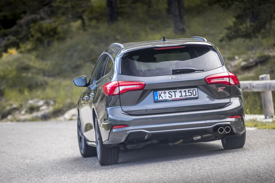  Ford Focus ST Estate 2019 года  (WW) (фото 22 из 40)